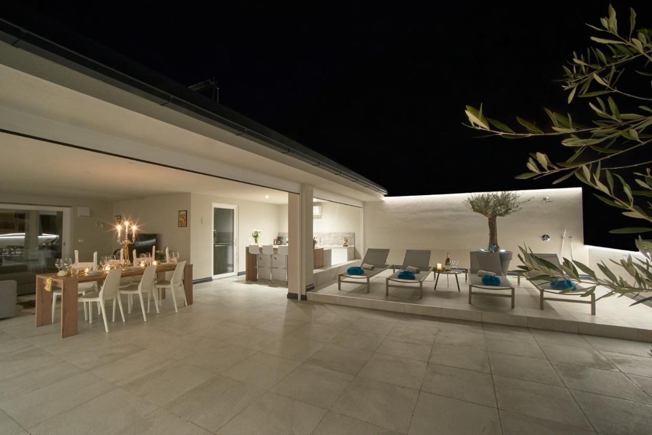 Penthouse & Garden - Luxury Apartment Postal / Burgstall Exteriör bild